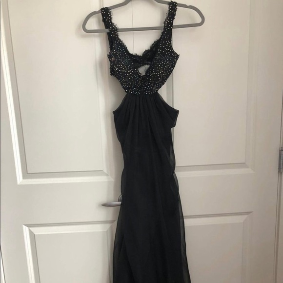 La Femme - Prom/Formal dress! - Picture 2 of 6